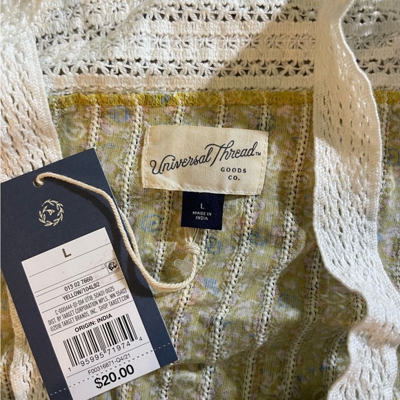 Universal Thread Crochet Tank - Picture 3 of 3